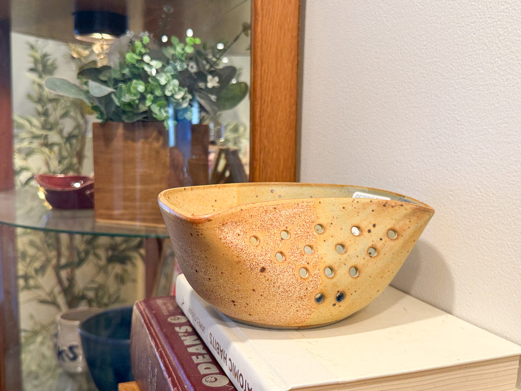 Berry Bowl - Handmade Ceramics